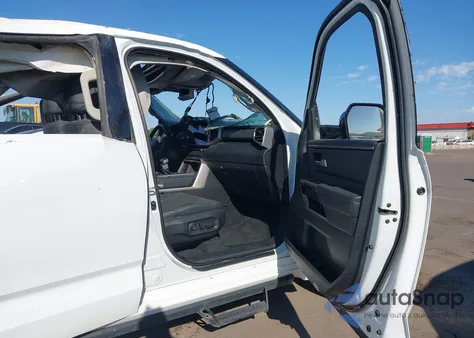 2022 Toyota Tundra Limited z USA, uszkodzony, nr VIN 5TFJA5DB2NX027497